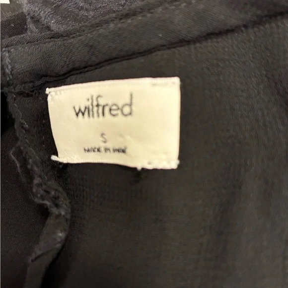 Aritzia Distressed Floral Cropped Blouse in Black Size Small - Picture 4 of 5